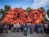 World & Travel: Bloemencorso, Flower Parade Pageant, Netherlands