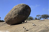 World & Travel: Butterball of Lord Krishna, Mahabalipuram, Kancheepuram, Tamil Nadu, India